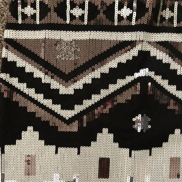 EXPRESS SKIRT - Picture 3 of 5